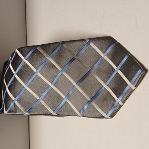 Signature Collection Gray Blue White Tie NWT